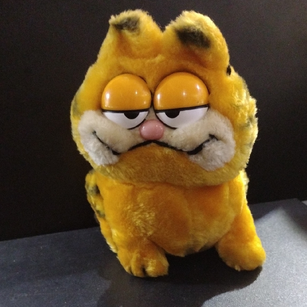 7 Inch 1981 Garfield Plush